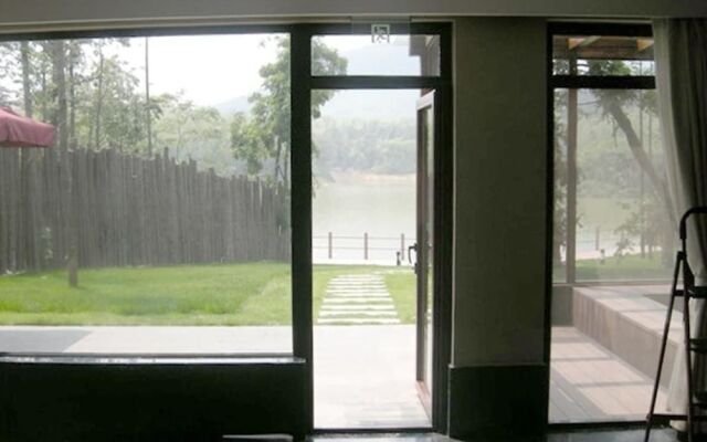 Nanjing Ziqinghu Hotspring Hotel