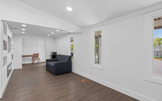 Super 8 by Wyndham Kissimmee-Orlando