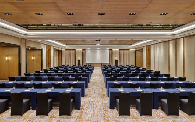 Lushan West Sea Resort, Curio Collection by Hilton