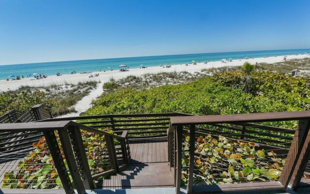 The Beach Front Apartment 3