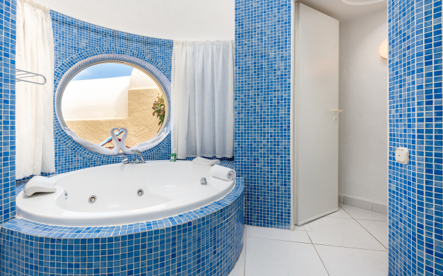 Livvo Risco del Gato Suites Hotel