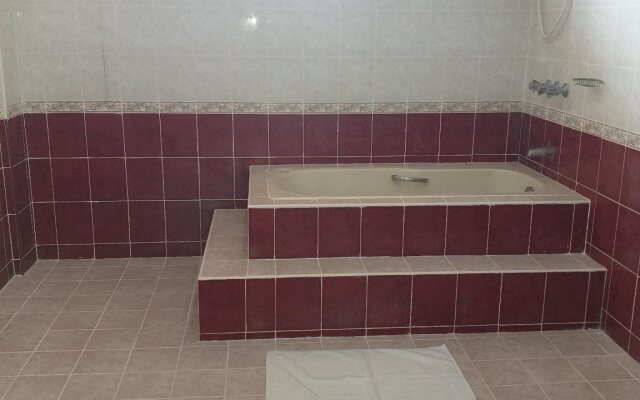 Linmarr Davao Hotels and Apartelles
