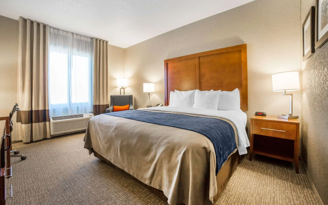 Comfort Inn & Suites