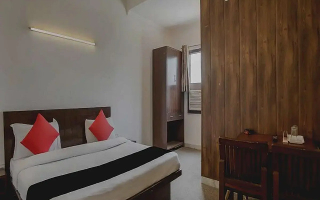 Oyo Flagship 703127 Hotel Devi Palace