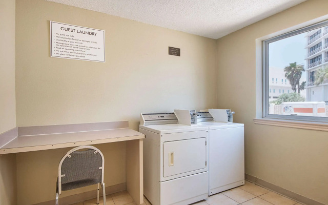 Comfort Suites Beachside