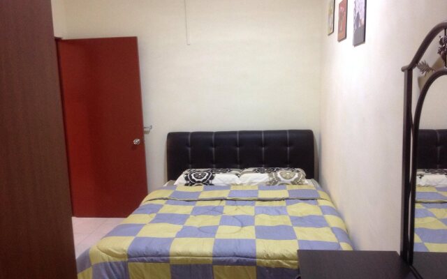 KK Holiday Suites Apartment