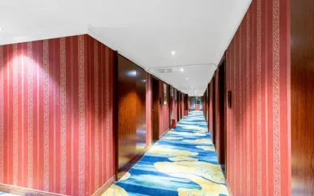 Snow Cube Holiday Hotel