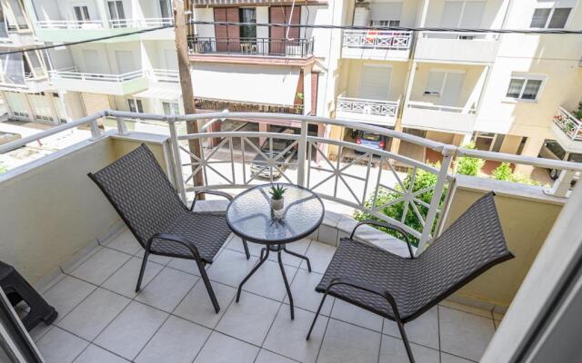 Yellow Fresh Apartment 2