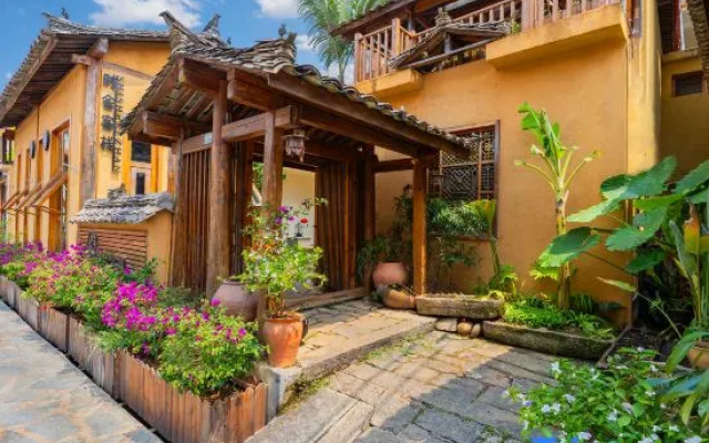 Shishe Retreat · Manghuang Village Scenic Area, Mangshi – Outside – Dehong