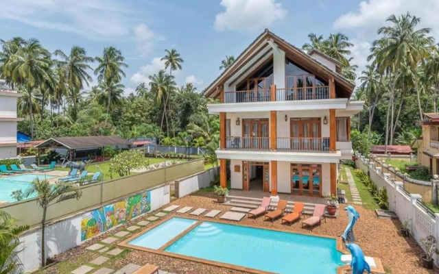 10BHK Super Luxury Villa with Private Pool