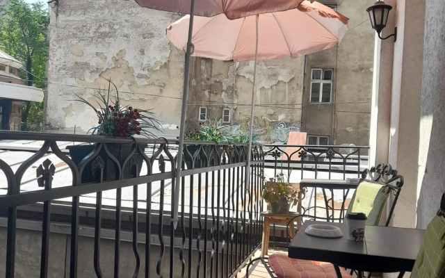 Authentic Belgrade Centre Hostel - Renovated Dec 2022