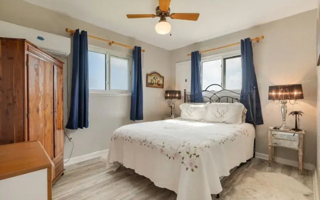 Lazy Lagoon 1 Bedroom Home