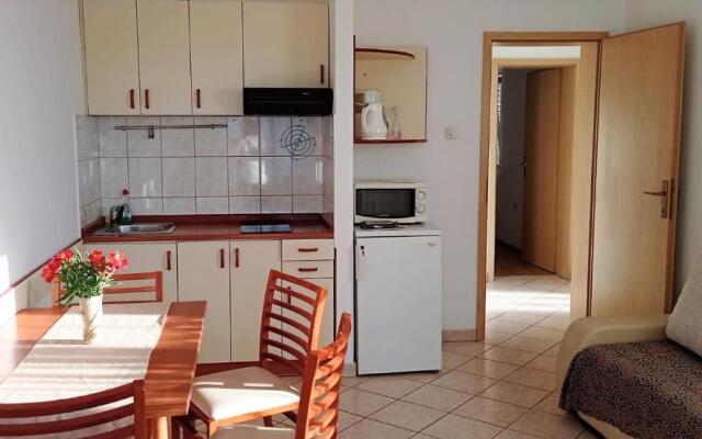 Apartments Ljilja sea view