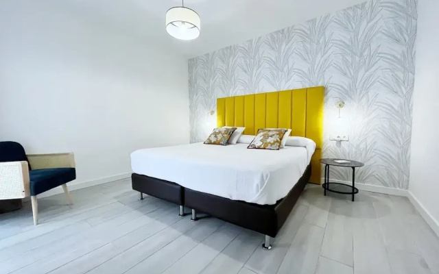 Superior Apartment Sleeps 2 With Pool