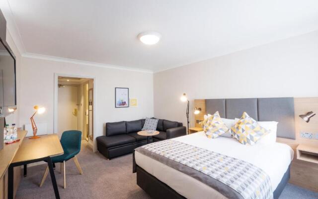 Holiday Inn Farnborough by IHG