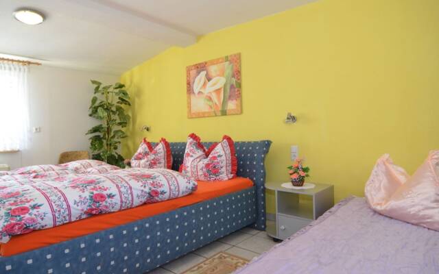 Neustadt 2BR With Garden