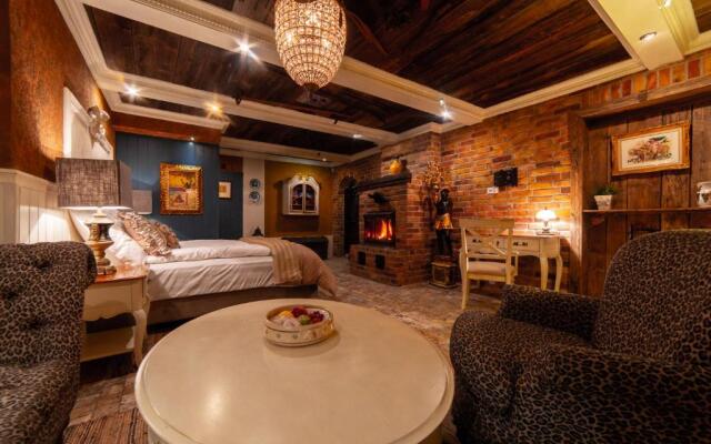 Paul's Fantasia Boutique Suites