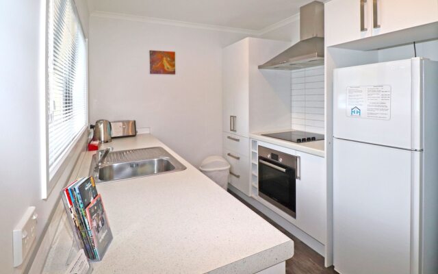 2 Brm Apartment 4 on Jones Crescent
