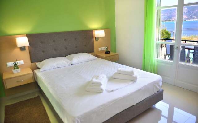 Vliho Bay Suites & Apartments