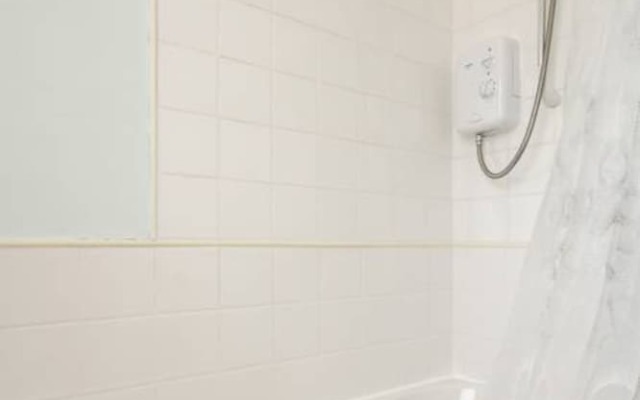 2 Bedroom Flat With Garden