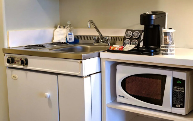 Coast Parksville Hotel