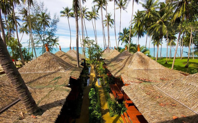 Lipa Bay Resort