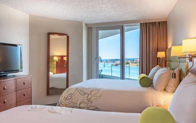 Victoria Regent Waterfront Hotel & Suites