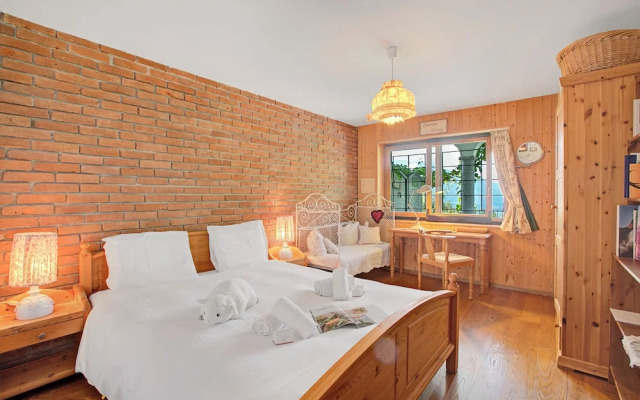 Honeymoon Love Retreat 1