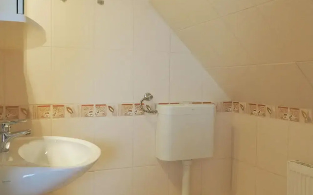 Modernes Apartment in Kuehlungsborn mit Garten