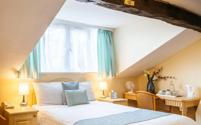 Pymgate Lodge Hotel