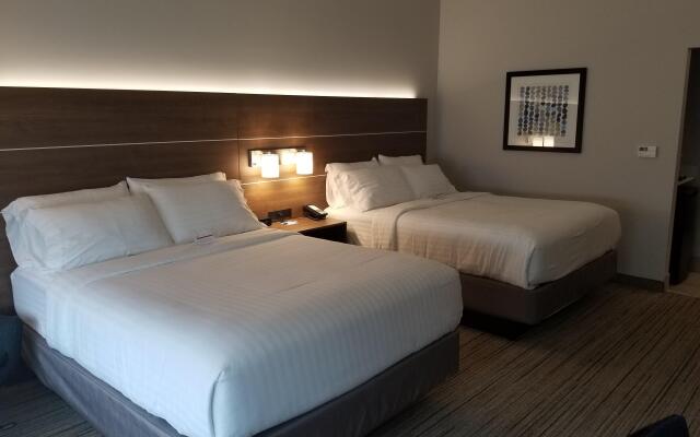 Holiday Inn Express & Suites Fort Mill, an IHG Hotel