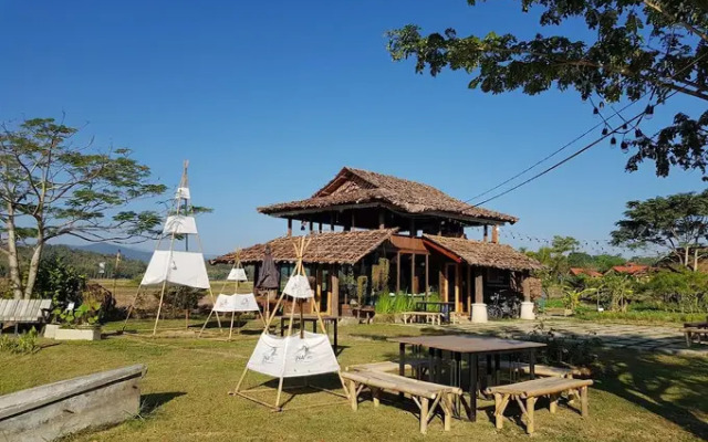 Nanee Maerim Lake View
