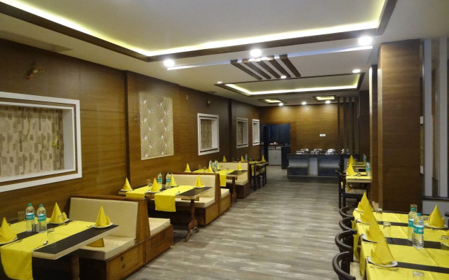 Kamakshi Residency by Royal Collection