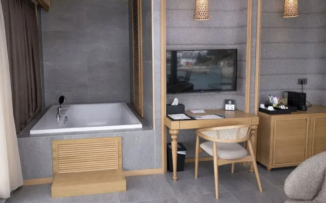 Cesme Sarezya Boutique Hotel