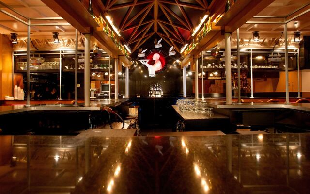 Somerset Inn