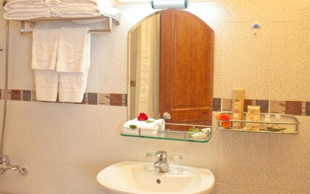 Nhat Thanh Hotel