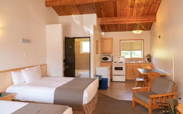 Rocky Mountain Ski Lodge
