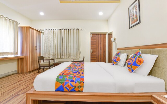 Fabhotel Royal Icon