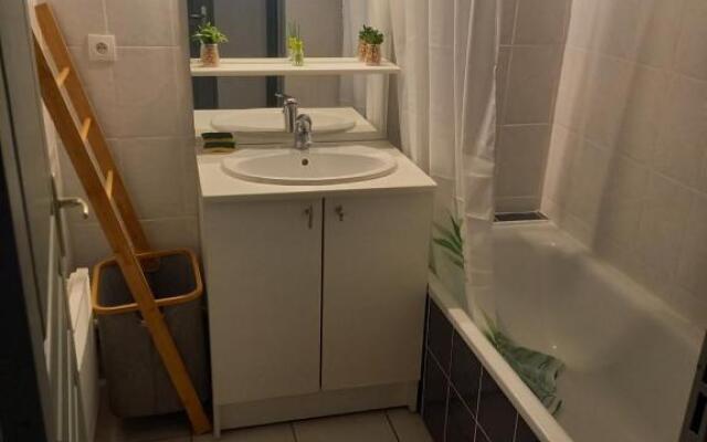 Appartement moderne d'une chambre avec terrasse