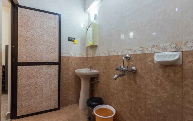 OYO 7273 StayOut near Candolim Beach