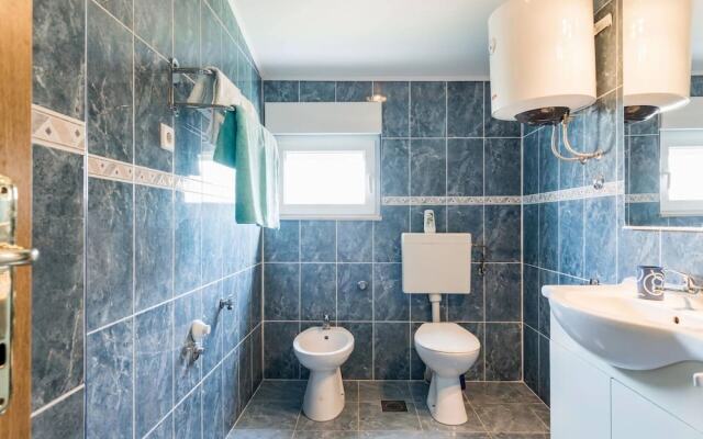 Apartment in Kastel Stafilic Near the sea