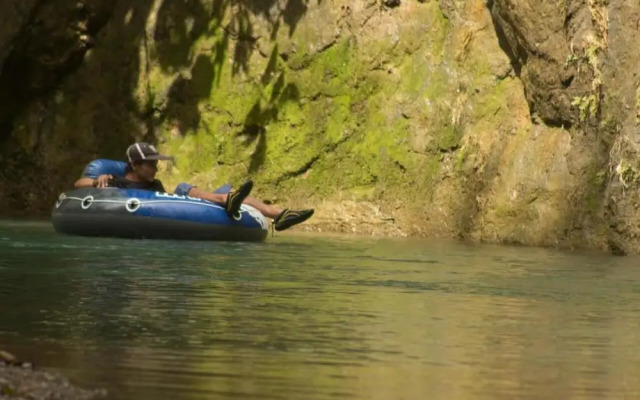 Rio Agujitas Eco Farm Hostel and Tours