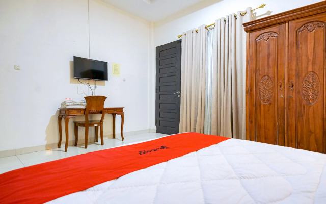 RedDoorz @ Avros Guest House Medan