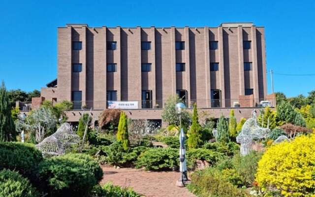 Herbdongsan Healinghouse