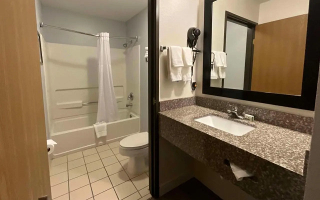 Quality Inn & Suites