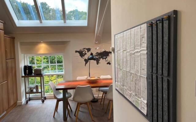 Lovely Riverside Perthshire Flat - Sleeps 8