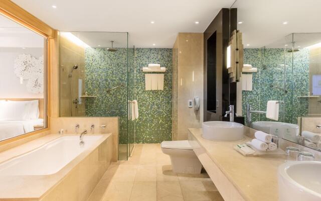 Holiday Inn Bangkok by IHG