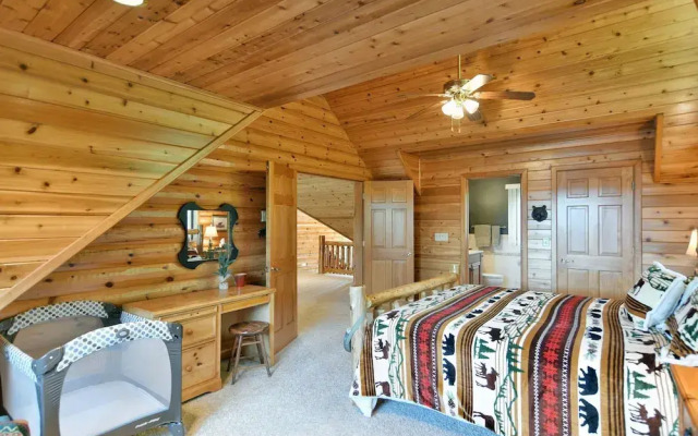 Majestic Moose Lodge 5 Bedroom Home by RedAwning