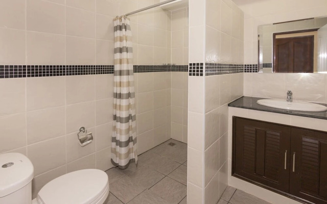 Villa Bos Near the Beach of Jomtien