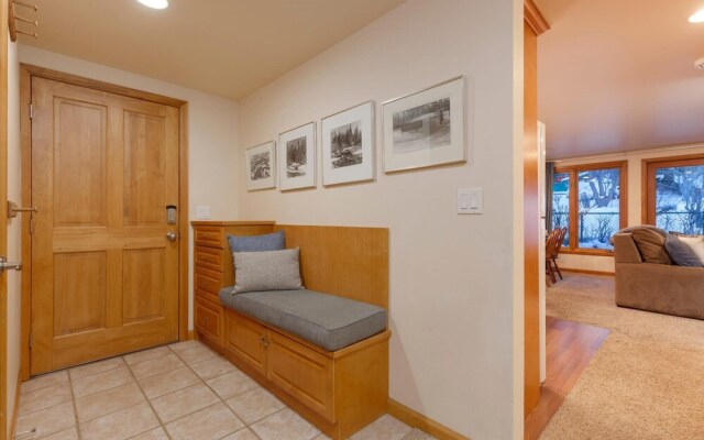 Everything You Need - 2BR Steps To Gondola